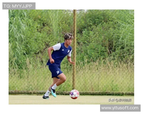 罗德里在足球场上的崛起与成就解析:从青训到顶级中场的蜕变之路 罗德里在足球场上的崛起与成就解析:从青训到顶级中场的蜕变之路