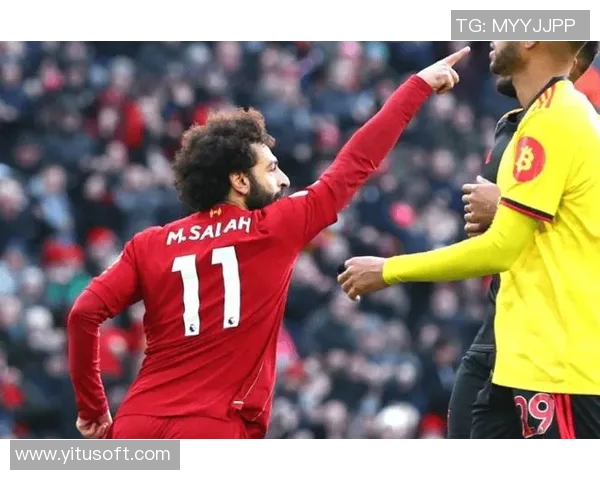 卡德西亚与多法尔的激烈对决揭示了足球战术的魅力与团队协作的重要性